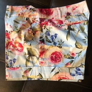 NWOT 4” Light Blue Floral NY & Co. shorts